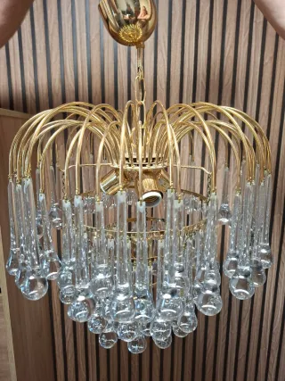 Lámpara colgante dorada con cristales de 1980