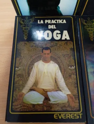 La práctica de la meditación, del yoga, relajación