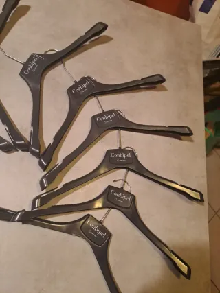 Lotto 10 Grucce Conbipel Nere Salvaspazio