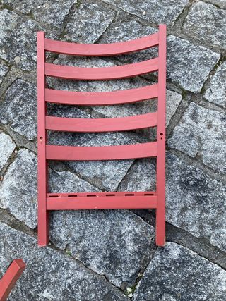 Mecedora Ikea Madera Roja desmontada