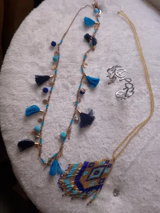 Collar largo con flecos y abalorios