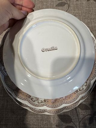 Vajilla de porcelana floral beige y rosa