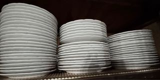 Vajilla de porcelana floral beige y rosa