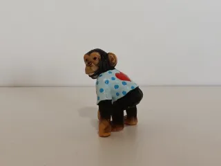 Figura Mono Schleich con Camiseta Corazón