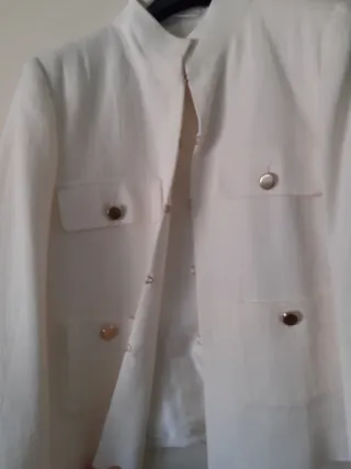 Chaqueta Zara Blanca Bolsillos Dorados
