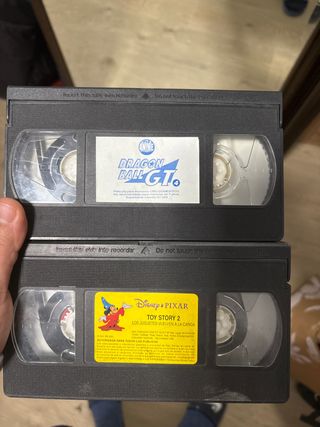 2 Películas VHS: Dragon Ball GT y Toy Story 2