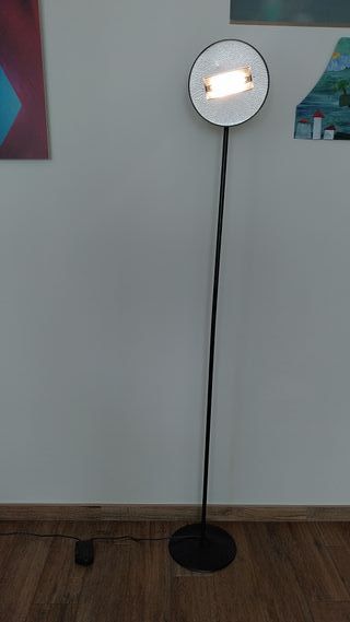 Lámpara de pie moderna cristal y metal