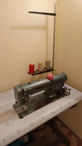 Máquina de coser Refrey mod. 920