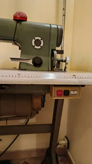 Máquina de coser Refrey mod. 920