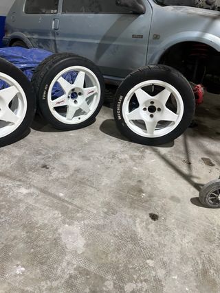 Llantas con slicks Michelin