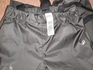 Pantalón nieve niño 10 años.Un solo uso.