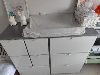 Cómoda 8 cajones IKEA Visthus gris/blanco