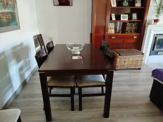 Mesa de centro de madera y cristal