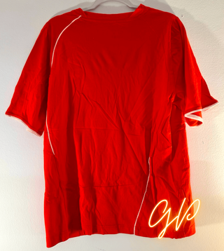 T-shirt Puma rossa con dettagli bianchi – Taglia M