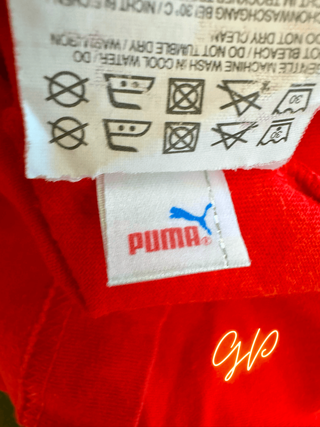 T-shirt Puma rossa con dettagli bianchi – Taglia M