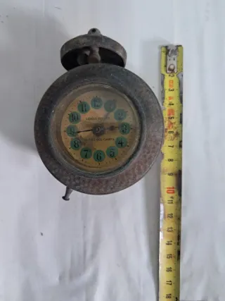 Antiguo despertador para restaurar