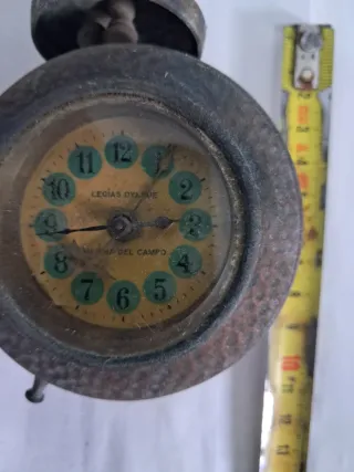 Antiguo despertador para restaurar