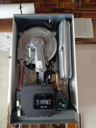 Caldera de gas Ferroli Kalis C. Nueva 1 año de uso