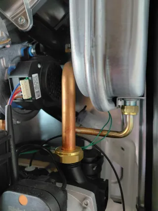 Caldera de gas Ferroli Kalis C. Nueva 1 año de uso