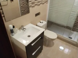 Alquilo habitación para una mujer o matrimonio