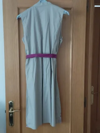 Vestido beige con bordado rosa talla 46