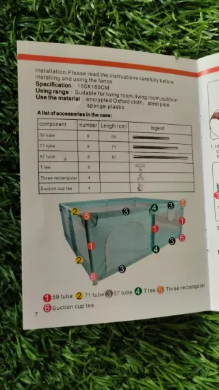 Parque infantil gris