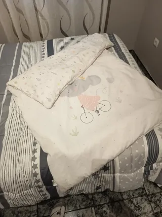Edredón y protector cuna infantil