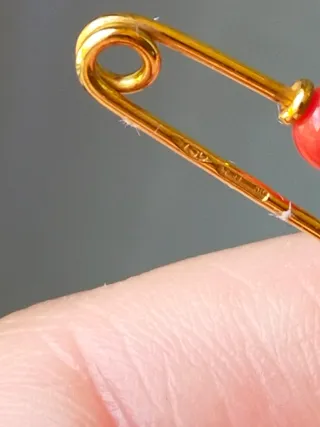 Spilla oro e corallo
