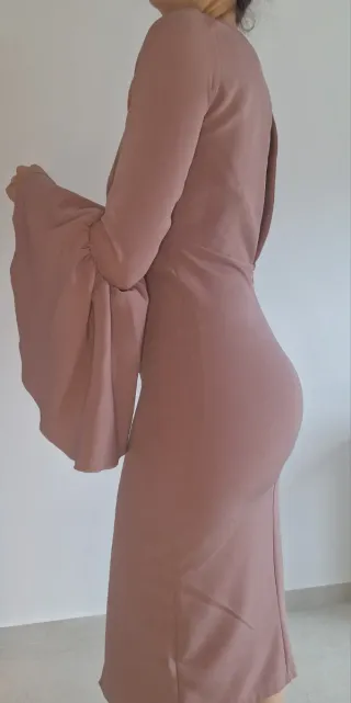 Vestido rosa manga acampanada