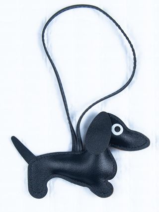 Colgante Llavero Perro Salchicha Negro Naranja