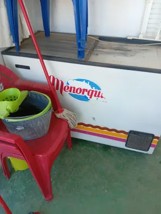 Arcón congelador funciona pero le falta gas