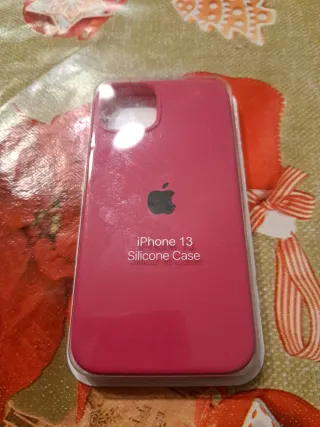 Funda iPhone 13 Fucsia Silicona Apple