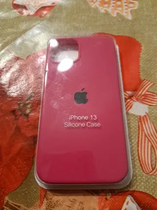 Funda iPhone 13 Fucsia Silicona Apple