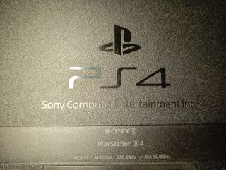 PS4 (Playstation 4) Negra con 2 mandos