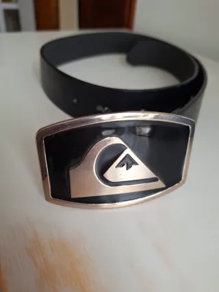 Cintura Quiksilver vintage nera con fibbia logo