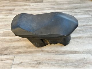 Asiento y Baúl Majesty 125