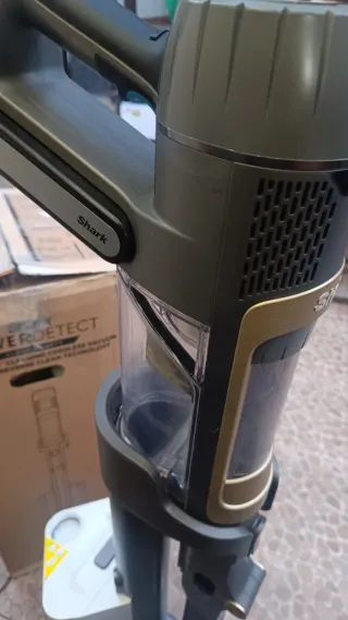 Aspiradora Shark PowerDetect Clean & Empty