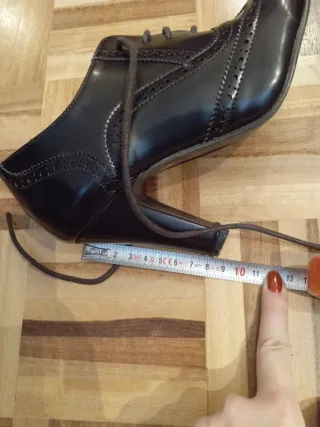 Zapatos de tacón marrones