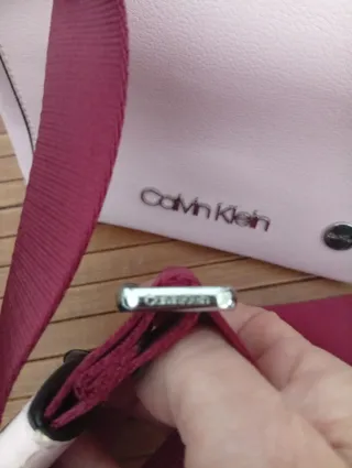 Borsa a tracolla Calvin Klein rosa e viola