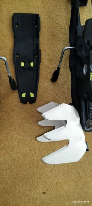 Fijaciones esquí Market Tour F12