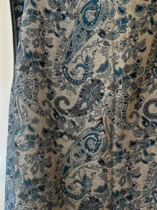 Tessuto fantasia paisley blu e oro