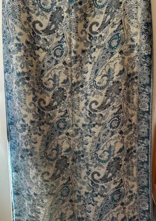 Tessuto fantasia paisley blu e oro