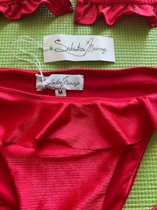 Bikini rosso con perline