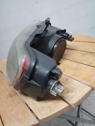 Faro Delantero Izquierdo Peugeot 106
