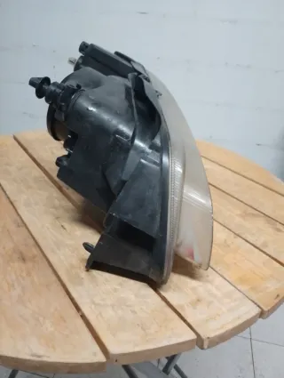Faro Delantero Izquierdo Peugeot 106