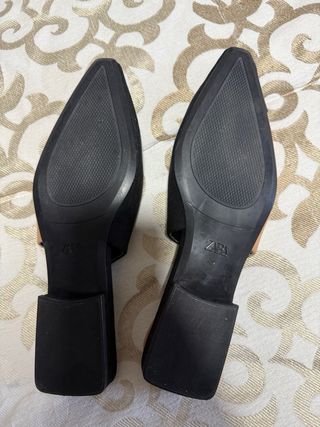 Zapatos destalonados Zara beige y negro