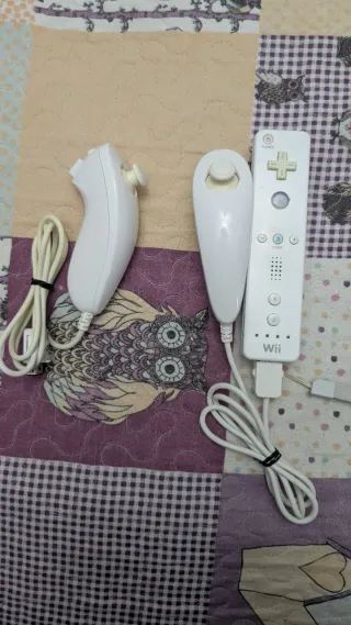 Nintendo Wii + Wii Fit + Epic Mickey