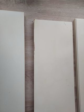 3 Baldas de madera color blancas