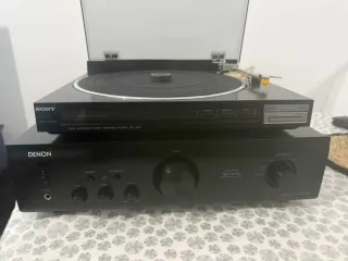 Giradischi Sony PS-LX50 e amplificatore Denon