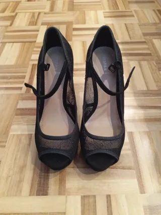 Zapatos de tacón Bershka negros